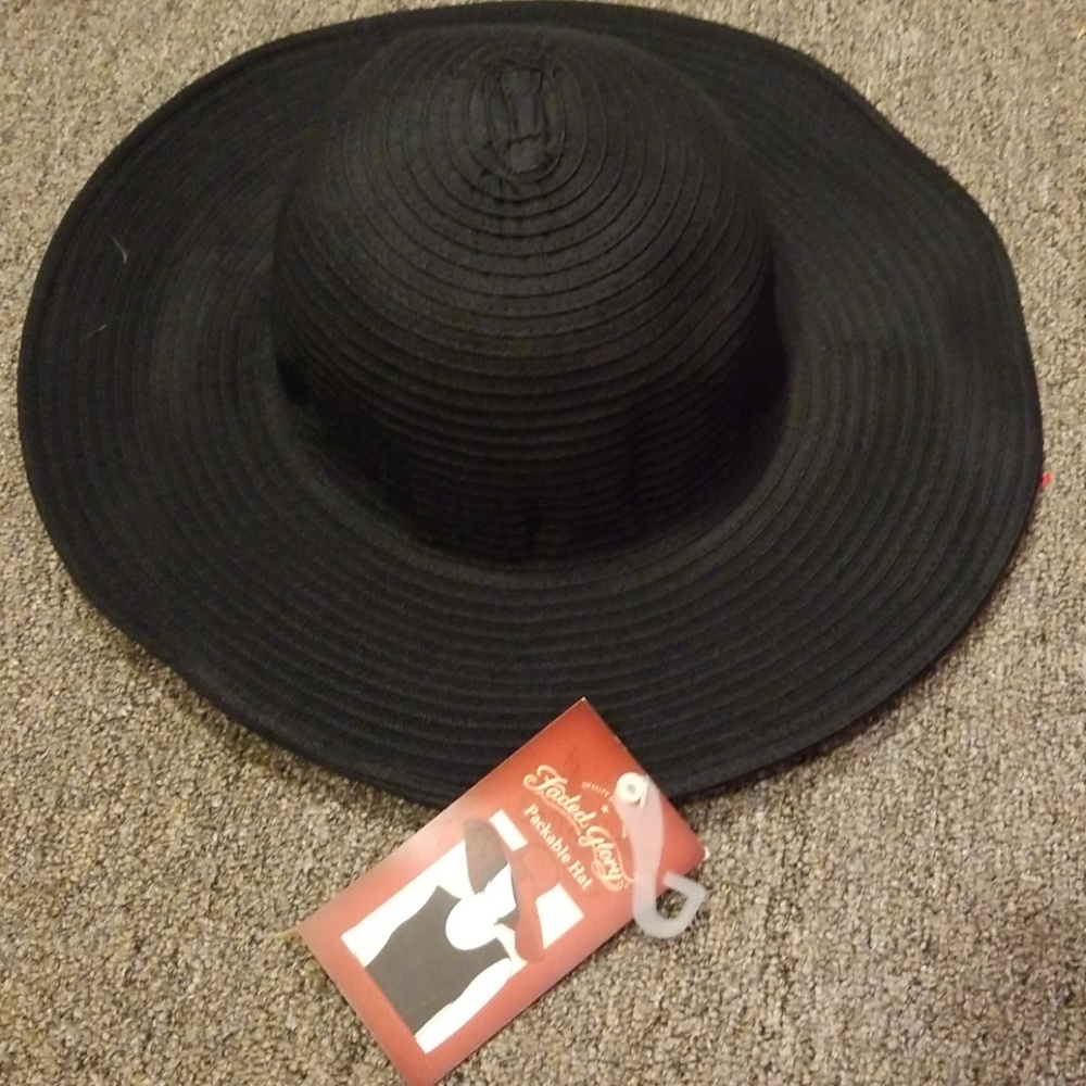 Floppy hat